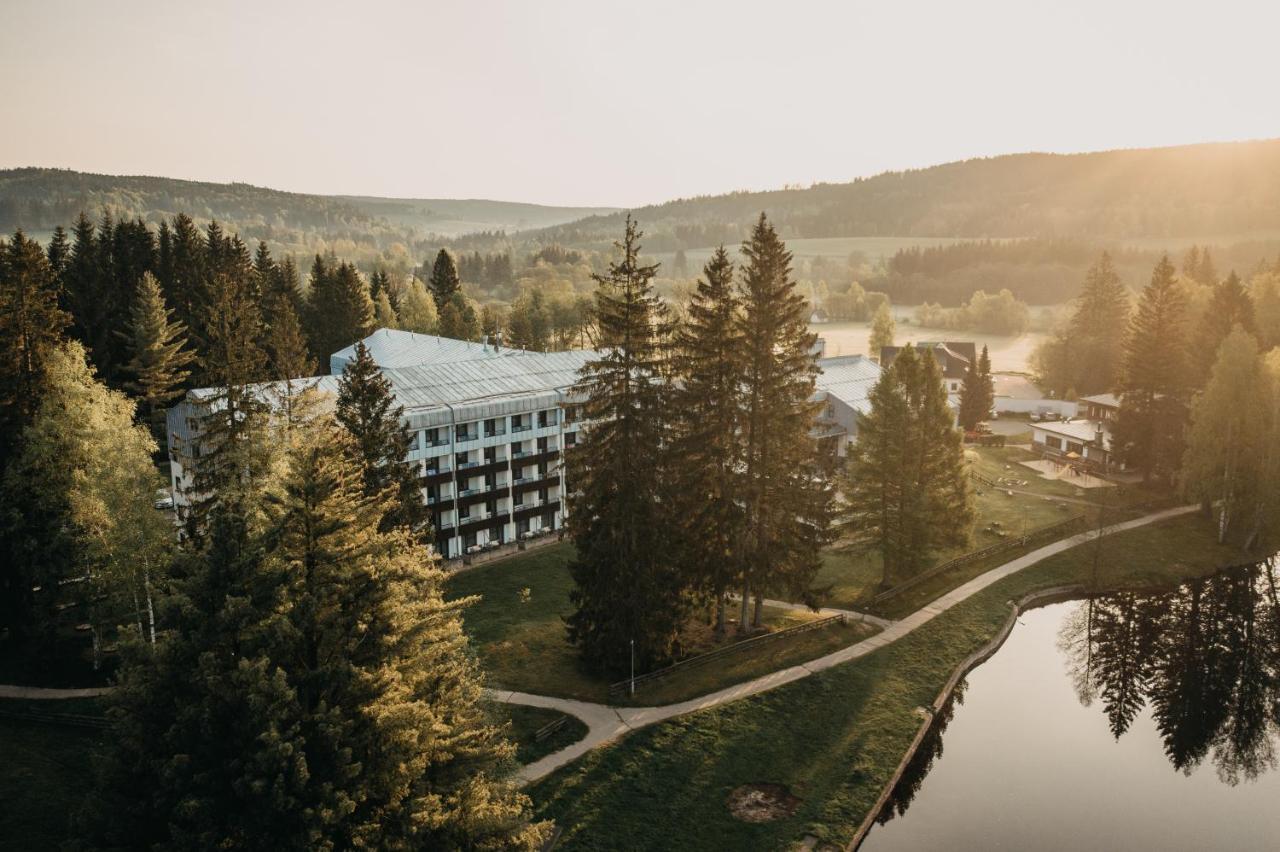 Orea Resort Devet Skal Vysocina Snezne  Ngoại thất bức ảnh